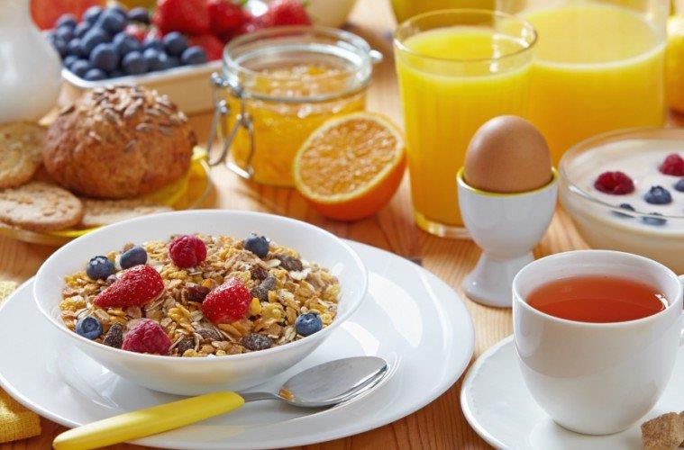 خبراء تغذية الفطور الصحي يجمي من الإصابة من الإكتئ