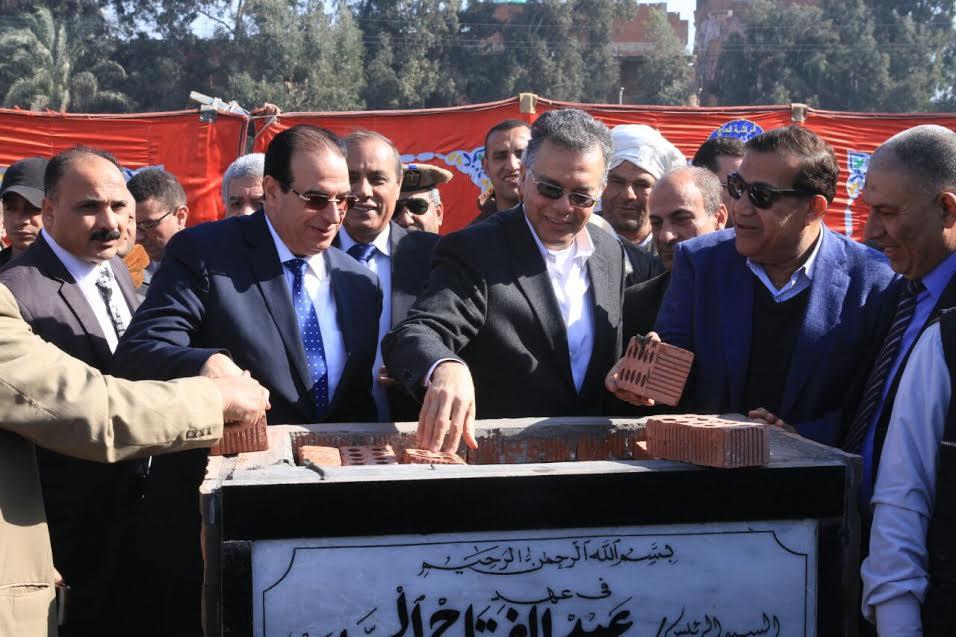 وزير النقل يضع حجر الأساس لـ3 كباري بمحافظة الدقهل