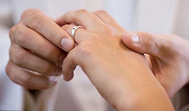  علماء: الزواج يقلل احتمالات الإصابة بـ"الخرف"