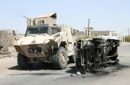 آلية تابعة للقوات اليمنية في المخا في 11 شباط/فبرا