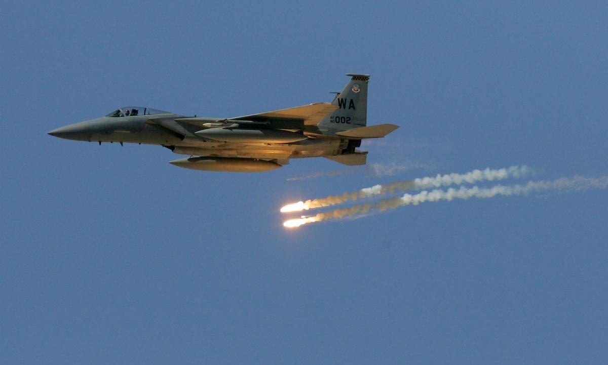 طائرات النظام السوري تقصف مواقع تخضع