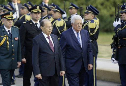 الرئيس اللبناني ميشال عون (يسار) ونظيره الفلسطيني 