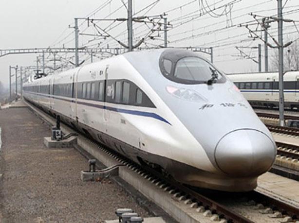 الصين تبدأ تشغيل قطار الطلقة