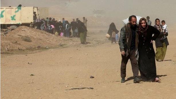  المدنيون يفرون من غرب الموصل وسط شتباكات ضارية بي