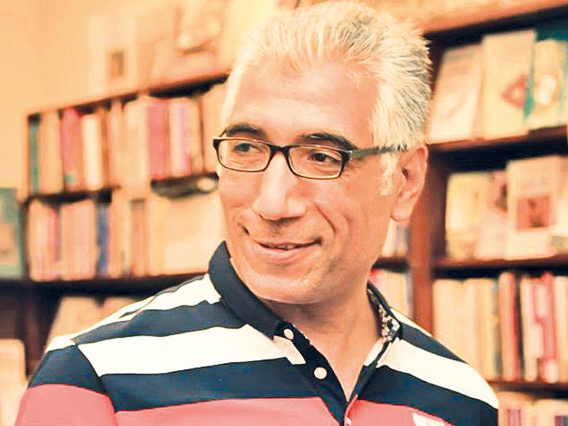 الكاتب والروائي عمرو العادلي