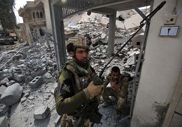 جندي عراقي أثناء المشاركة في معركة الموصل 27 فبراي