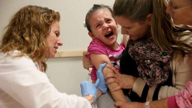  رومانيا خفضت سن التطعيم ضد الحصبة من 12 شهرا إلى 