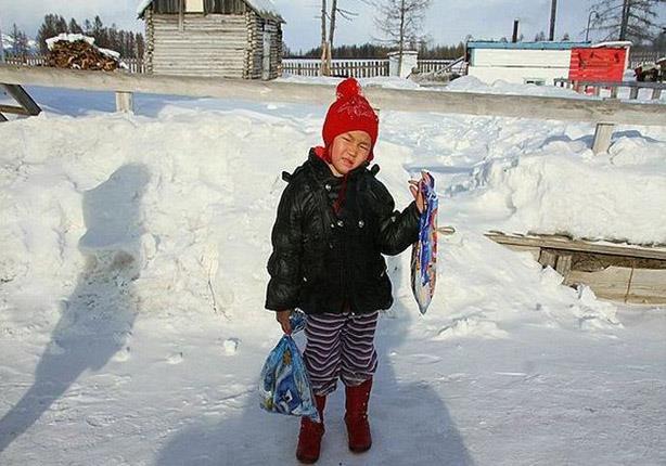 طفلة روسية تخاطر بحياتها لإنقاذ جدتها الكفيفة