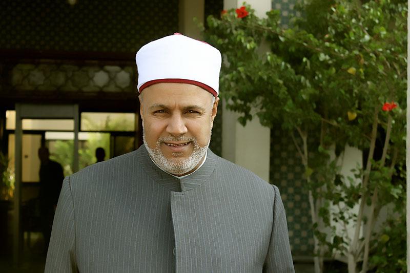 محمد أبوزيد الأمير أستاذ ورئيس قسم الفقة العام بكل