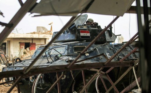آلية تابعة للقوات العراقية في الموصل في 17 اذار/ما