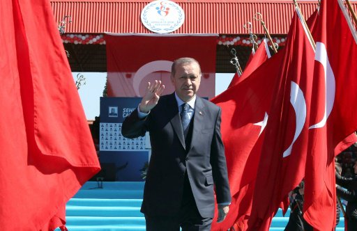 الرئيس التركي رجب طيب اردوغان في جاناكالي