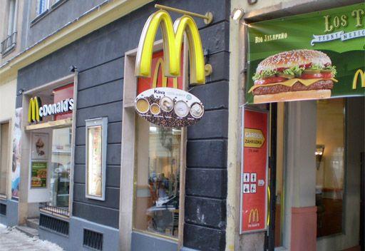 سويدية تتهم ماكدونالدز
