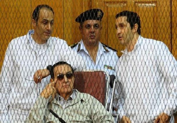 حسني مبارك رئيس الجمهورية الأسبق ونجليه
