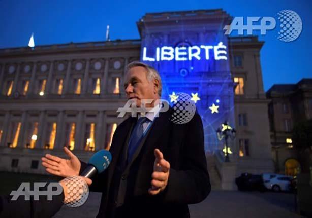 وزير الخارجية الفرنسي مارك آيرولت خارج مقر وزارة ا