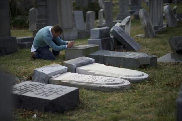 تخريب مقبرة يهودية في فيلادلفيا