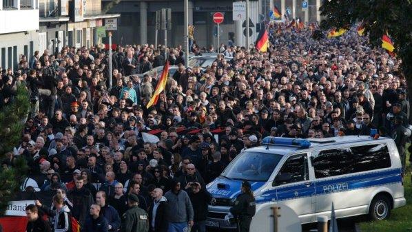 الاف يشاركون في مسيرات أعياد القيامة بألمانيا