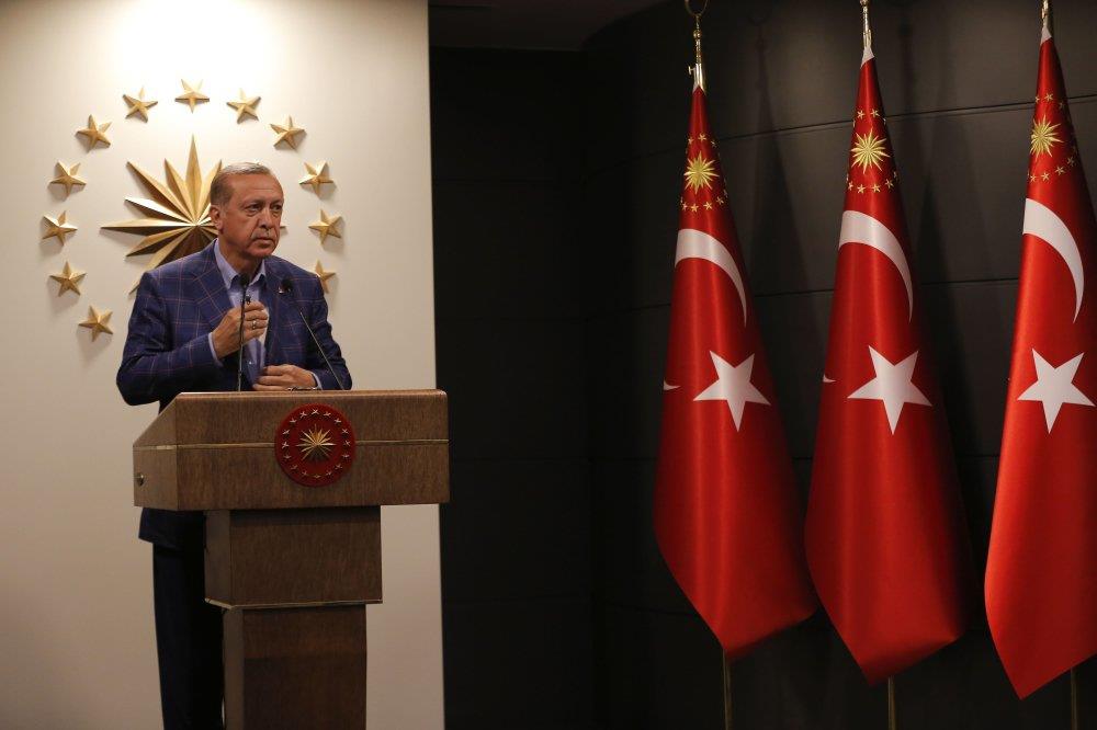 موافقة الأتراك بغالبية ضئيلة على التعديلات الدستور