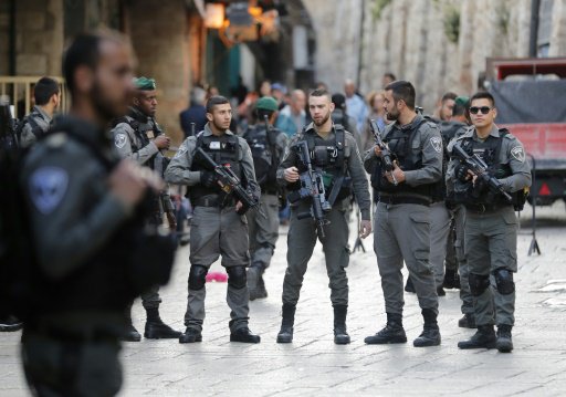 انتشار للشرطة الاسرائيلية في القدس عند باب العمود 