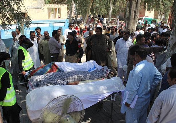 أمين ضريح صوفي يقتل 20 شخصا في باكستان