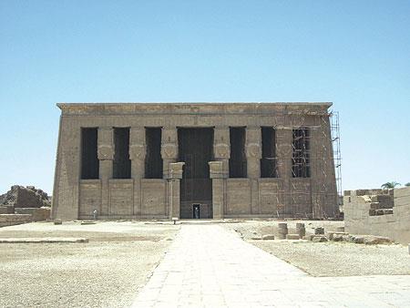 معبد دندرة الفرعوني