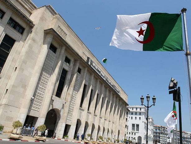يصوت الجزائريون لاختيار ممثليهم في المجلس الشعبي ا