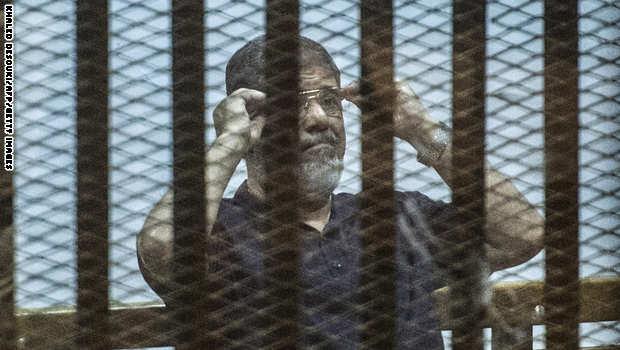 دفاع مرسي يستعين بآراء رئيس البرلمان الأسبق