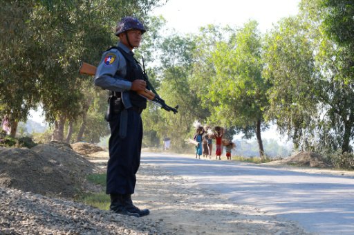 شرطي بورمي في ولاية راخين