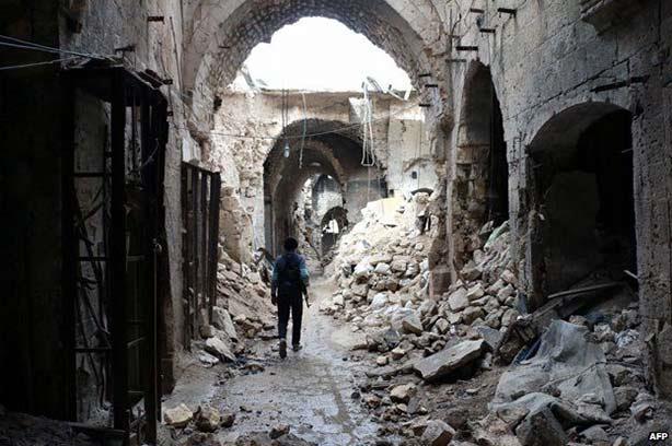 وسط  الدمار.. حلب تحاول أن تعيش