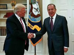 دونالد ترامب مع وزير الخارجية الروسي سيرجي لافروف