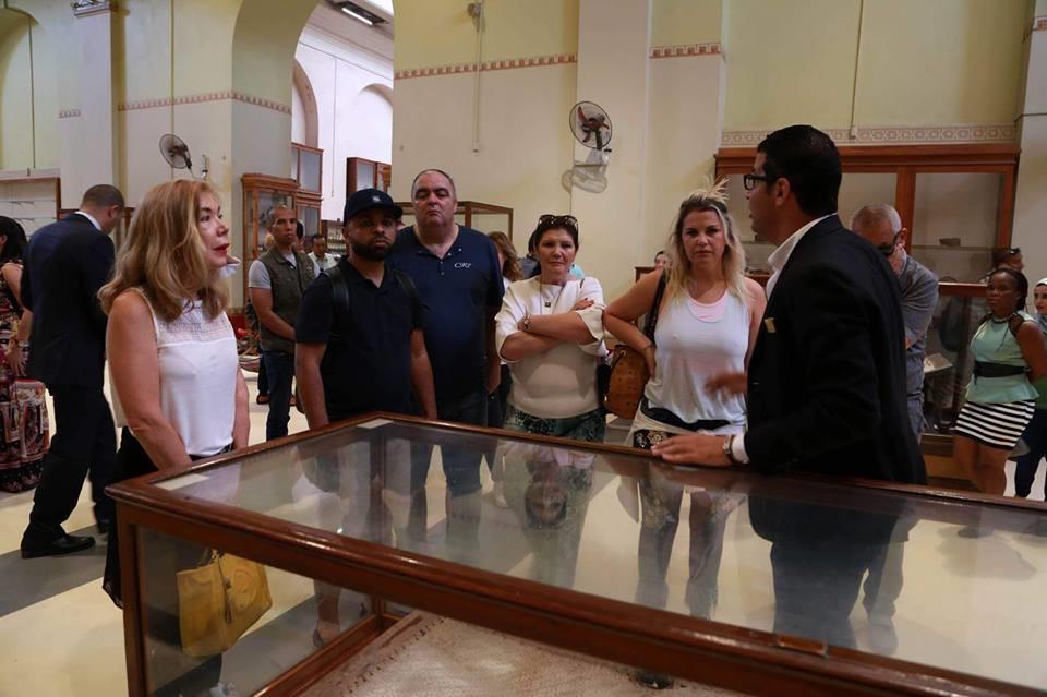 أسرة كريستيانو رونالدو تزور المتحف المصرى