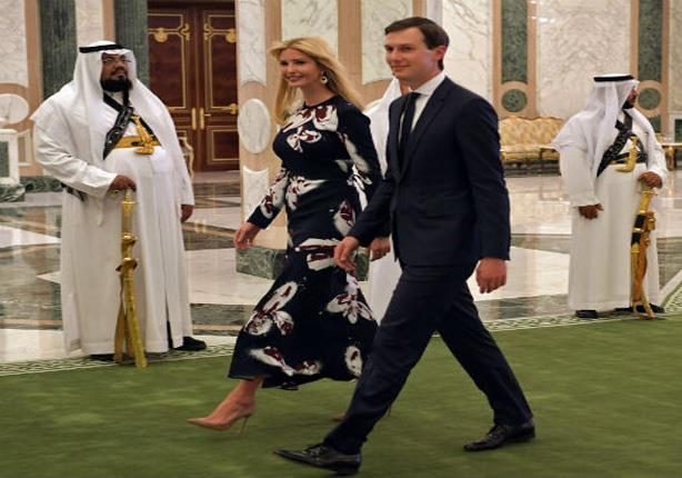  فستان "إيفانكا" الذي زارت به السعودية ينفد من الأ