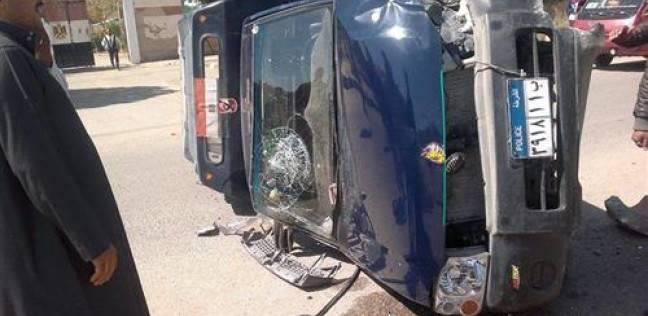 إصابة 3 رجال شرطة إثر انقلاب سيارتهم