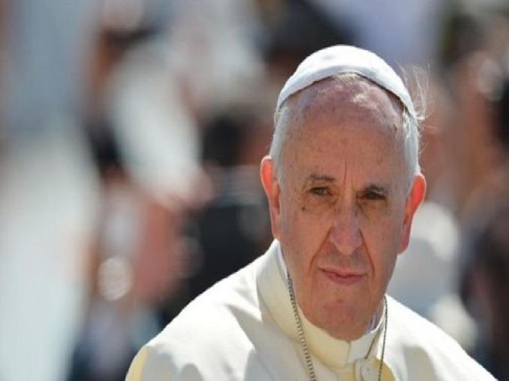 البابا فرانسيس يصلي على ضحايا المنيا