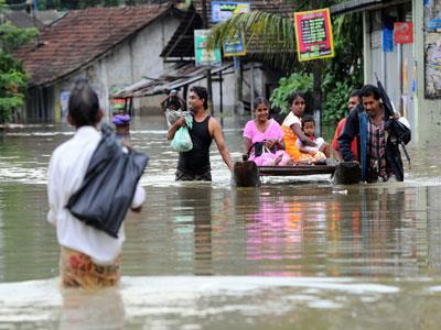 الفيضانات في سريلانكا                             
