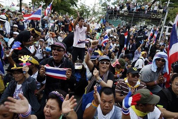 صحفيون تايلانديون يحتجون على مشروع قانون جديد خاص 