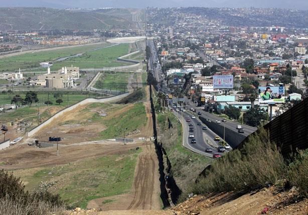 الحدود الامريكية المكسيكسة