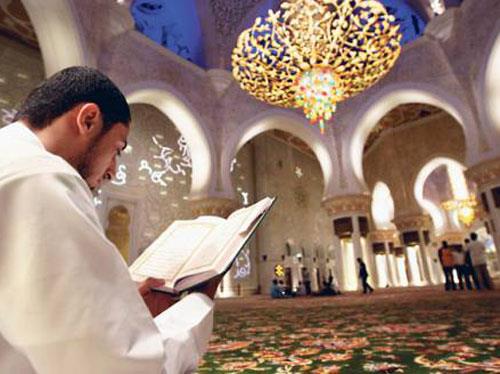 الاعتكاف بالمساجد خلال شهر رمضان                  