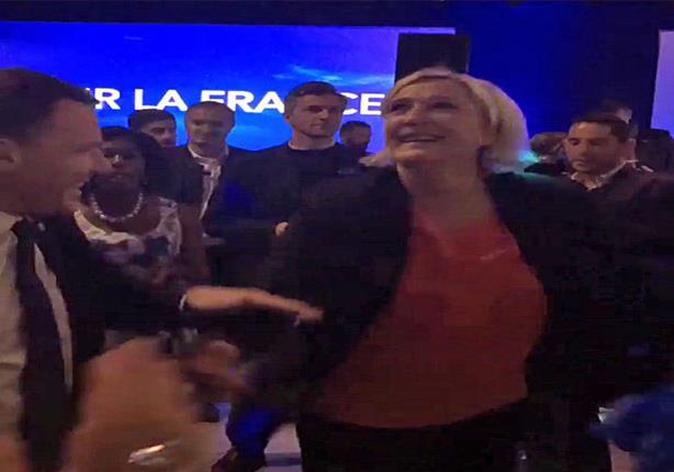 "لوبان" ترقص بعد خسارتها في الانتخابات الرئاسية ال