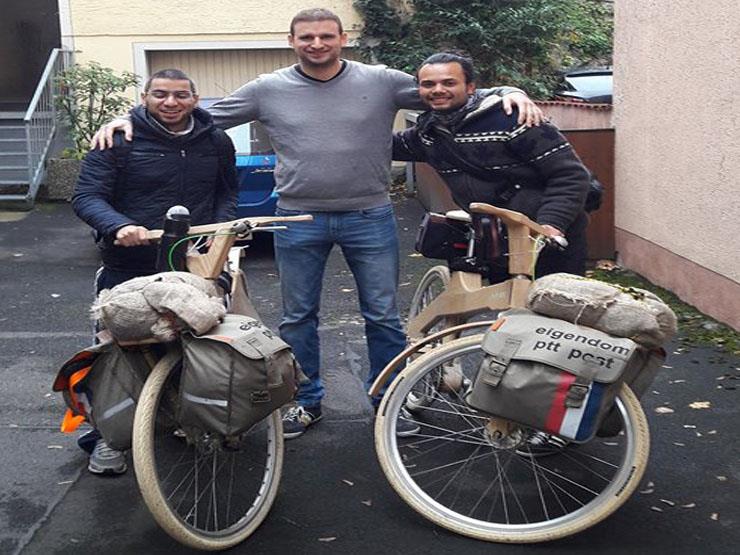  صديقان يسافران من هولندا إلى مكة المكرمة بدراجات 