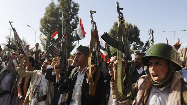 الحوثيون اعتقلوا واختطفوا 1513 مدنيا بينهم نساء وأ