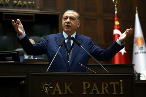 الرئيس التركي رجب طيب اردوغان يلقي خطابا خلال اجتم