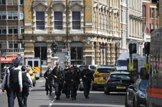 انتشار للشرطة البريطانية في شارع بورو غداة الاعتدا