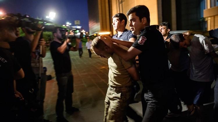 تركيا تمدد توقيف ناشطي منظمة العفو الدولية المعتقل