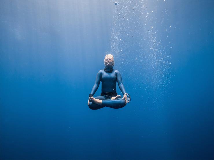  ما المدة التي تستطيع فيها حبس أنفاسك تحت الماء؟