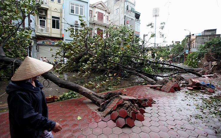 إعصار تالاس يودي بحياة 4 أشخاص في فيتنام
