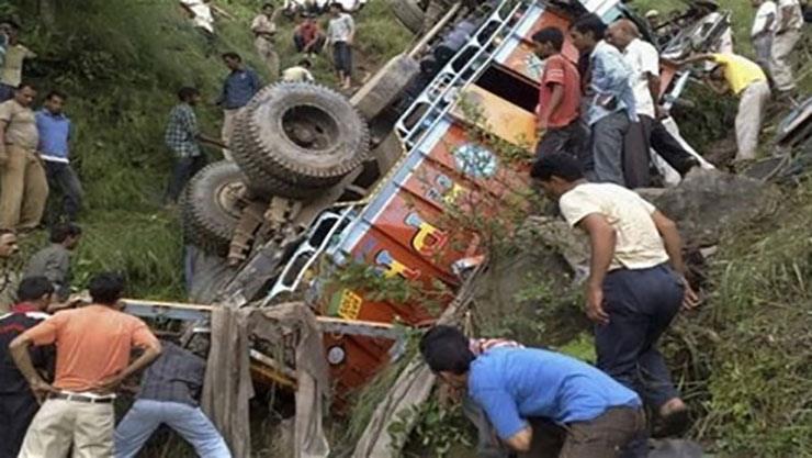 ارتفاع حصيلة قتلى حادث تحطم حافلة بالهند