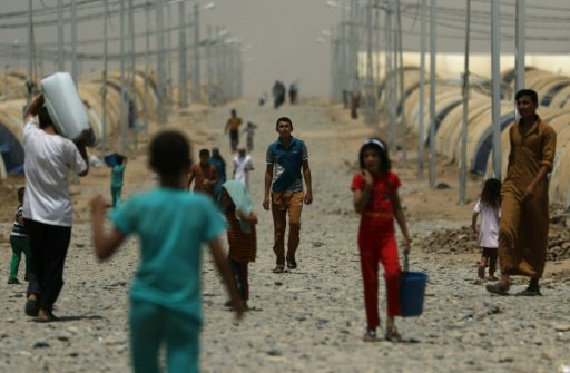 نازحون عراقيون من الموصل في مخيم الجدعة قرب القيار