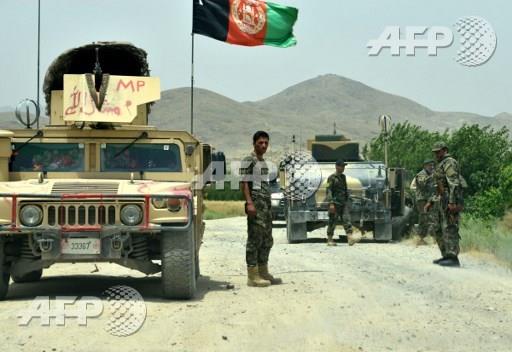 جنود أفغان بمركباتهم العسكرية في قندهار بأفغانستان