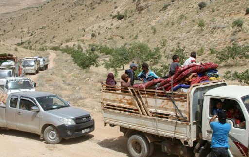 نازحون سوريون على الحدود الشرقية لبلدة عرسال اللبن