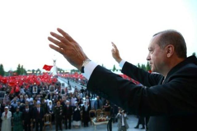 صورة نشرها القصر الرئاسي في تركيا للرئيس رجب طيب ا